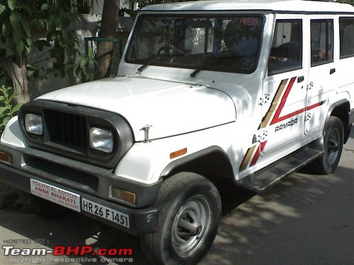 Mahindra Testing sub-4 meter XYLO. EDIT : Fresh PICS on Page 38-1.jpg