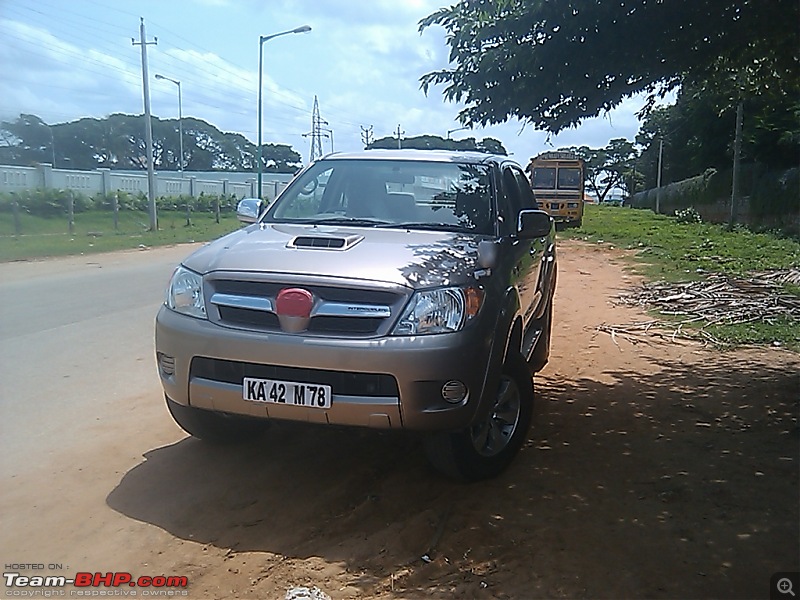 SPOTTED !!! Toyota Hilux -- on Fortuner lines-2010080213.53.00.jpg