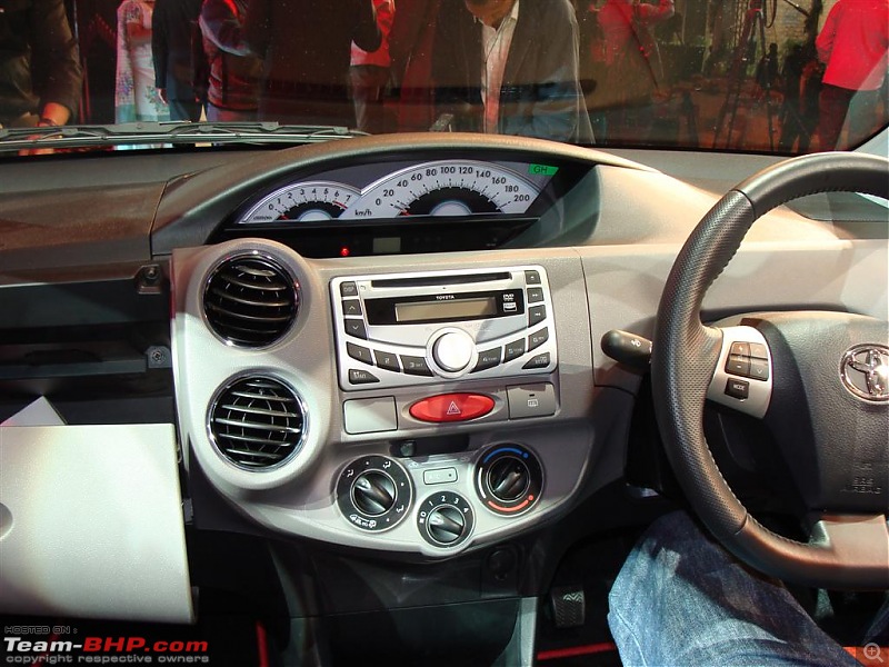 Pics:Toyota unveils the Etios concept at the AE 2010. UPDATE: PRICES pg30!-8-large.jpg