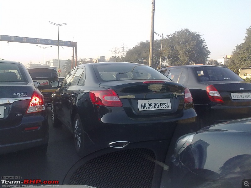 Maruti Suzuki Kizashi 'Spotted' in Gurgaon EDIT: Launched  at Rs. 16.5 Lakh Ex Delhi-27012011170.jpg