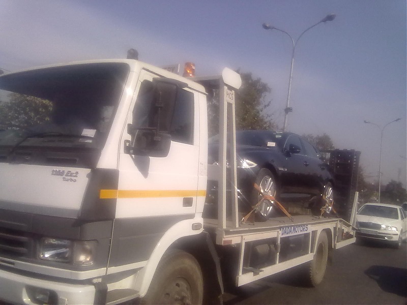 PICS : How flatbed tow trucks would run out of business without German cars!-03022011441.jpg