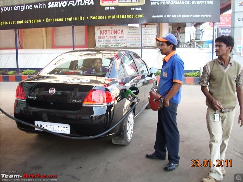 FIAT Funday@Hyderabad-Detailed report with Photos-petrol-topup-b4-rally.jpg