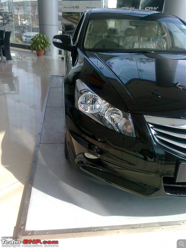 Scoop shots: 2011 Honda Accord Facelift. EDIT : Now launched!-photo2257.jpg