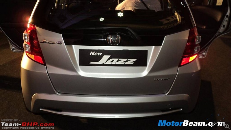 Honda slashes price on Jazz as well ? EDIT: Launch pics of new Jazz Pg.56-honda_jazz_facelift_launch_14.jpg