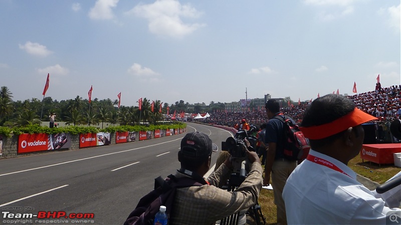 Hamilton drives an F1 car in bangalore! Report from Pg.5 onwards-2.-amazing-crowd-towards-my-right.jpg