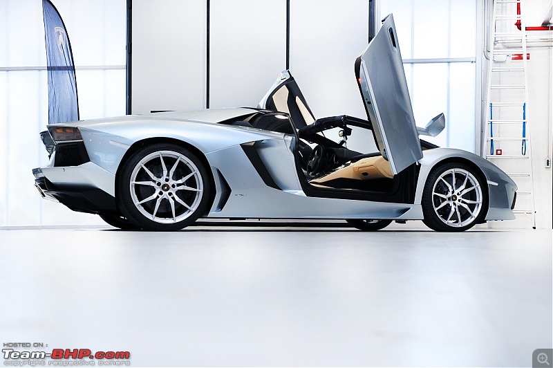 Lamborghini Aventador LP700 'Roadster' - Rendered!-1039339982525763681.jpg