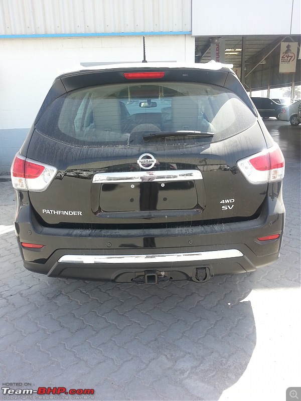 2013 Nissan Pathfinder lands in Dubai-20130312_103251.jpg