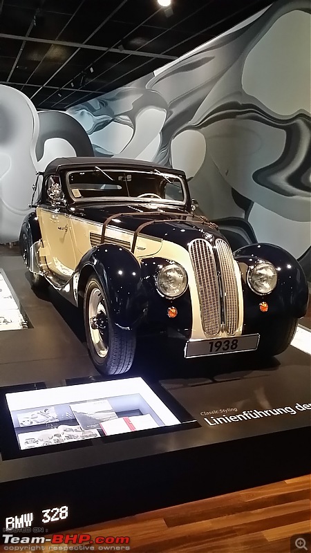 The Volkswagen Museum, Hannover-20150412_194617.jpg