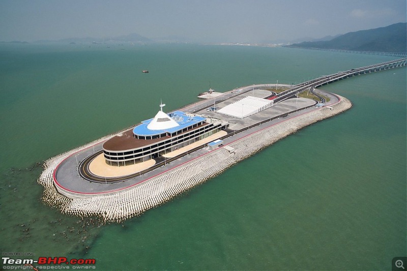 The world's longest sea bridge to open in China-flzm664wxmp01.jpg