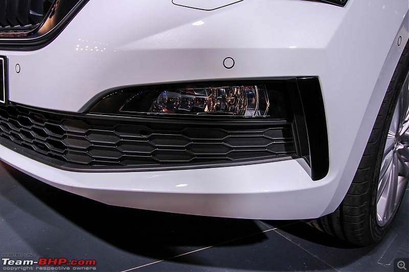 Skoda Scala : Official Preview-foglamp.jpg