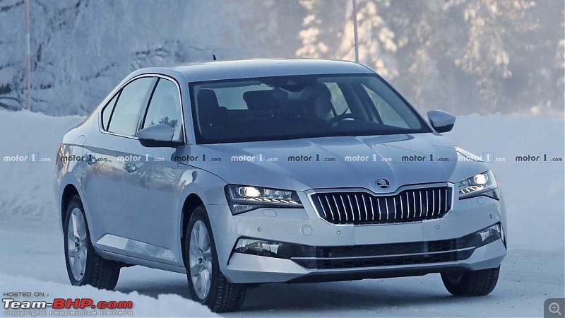 Spy Pics: 2019 Skoda Superb Facelift-1.jpg