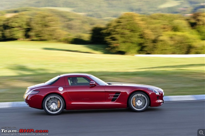 Mercedes AMG Driving Academy Returns with the 2011 Mercedes SLS AMG Pg2 Official pics-phpthumb5.php.jpg