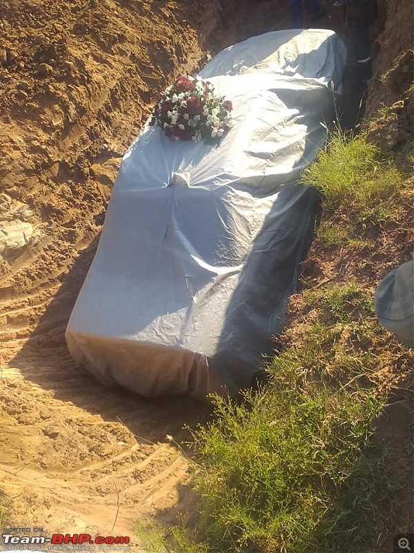 SA politician buried in his beloved Mercedes E500-car-bury-2.jpg