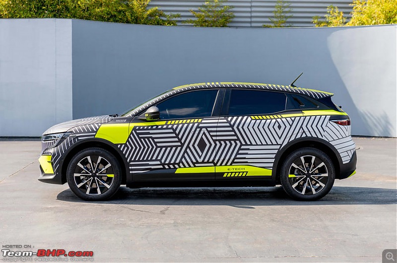 Renault reveals new product strategy; aims to become Europe's greenest brand by 2030-52021newrenaultmeganeetechelectricpreproduction.jpg