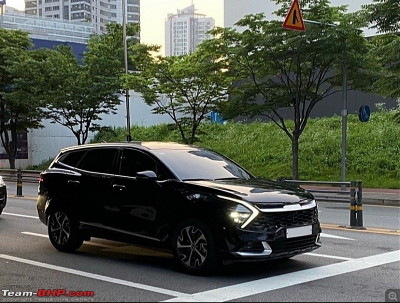 2021 Kia Sportage unveiled in China - Striking new look with huge tiger nose grill-s2.jpg