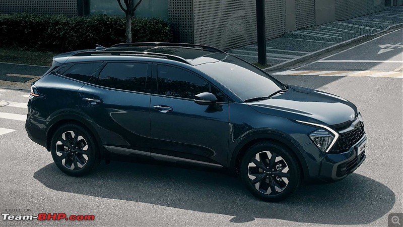 2021 Kia Sportage unveiled in China - Striking new look with huge tiger nose grill-2022kiasportagebluefrontquarter.jpg