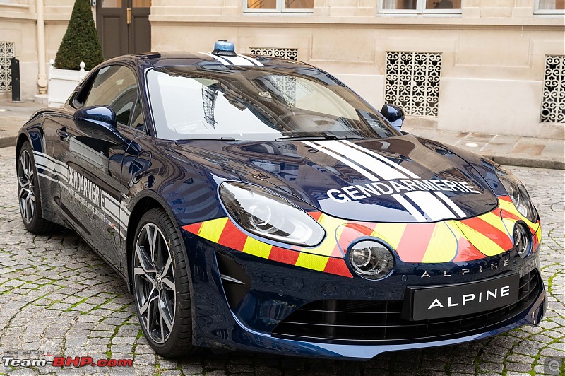 Ultimate Cop Cars - Police cars from around the world-10dvoilement-des-nouvelles-alpine-a110-gendarmerie-nationale.jpeg