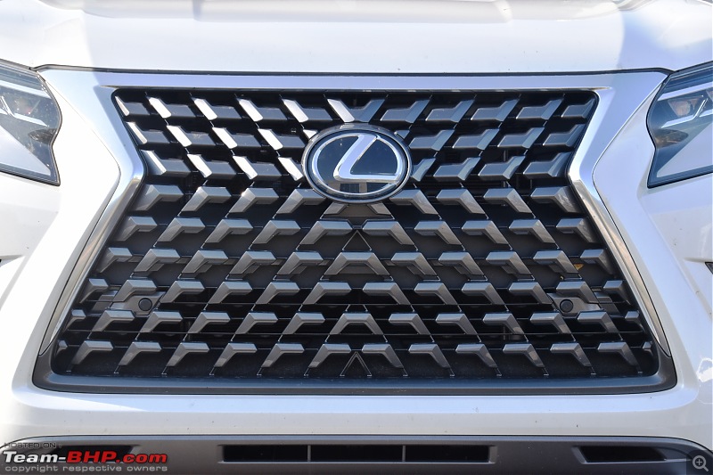 Lexus could tone down its spindle grille size; return to a more conservative look-y-14.jpg