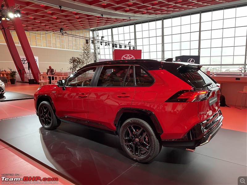 Toyota RAV4 Prime: The most powerful & fuel-efficient ever! 0 to 60 mph in 5.8 seconds-s0toyotarav4grsport2022unjoggingpourlavoiturelaplusvendueaumonde737164.jpg