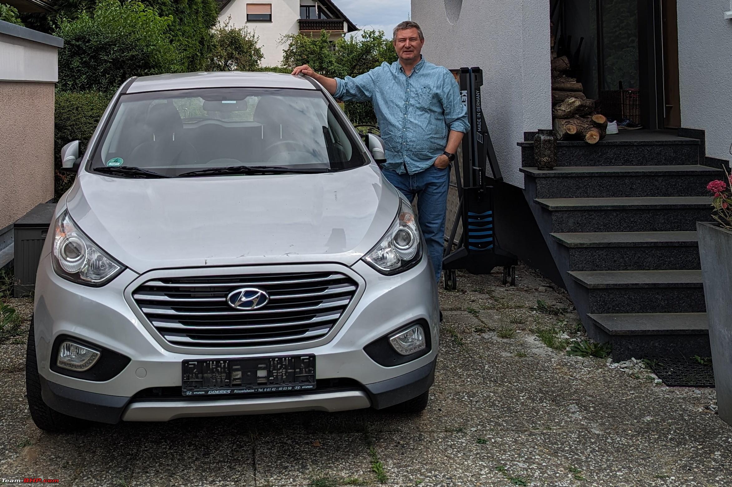 Hyundai Tucson ix35 Hydrogen Fuel-Cell Electric Vehicle