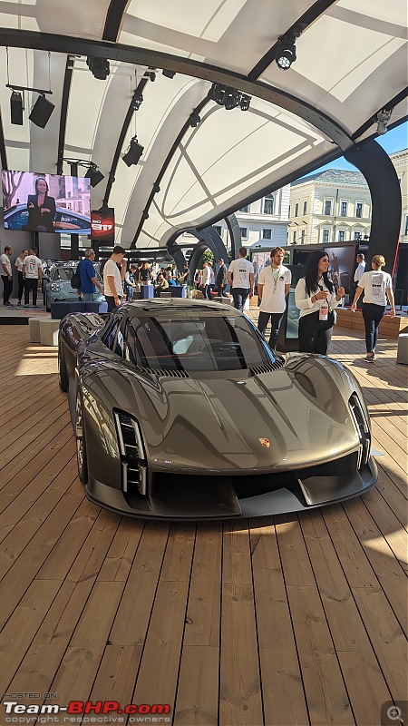Porsche builds giant 911-shaped walk-through sculpture at the 2023 IAA Motor Show-pxl_20230907_080105184.jpg