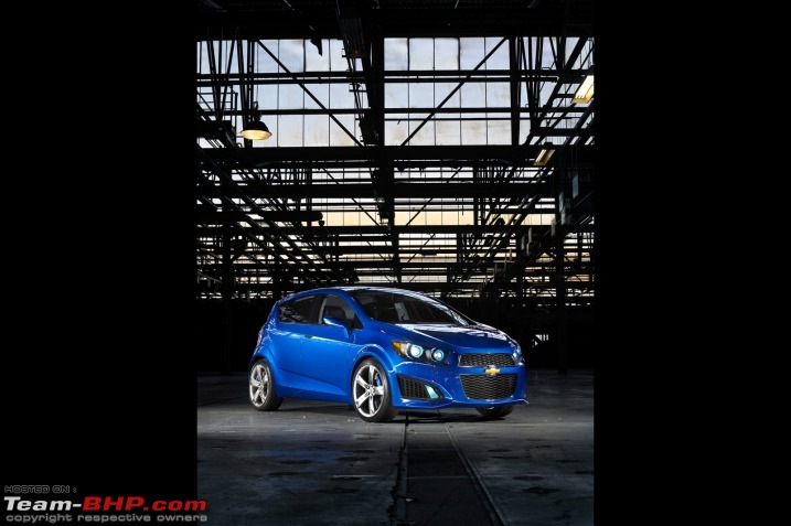 New Chevy Aveo RS concept shown at Detroit Auto Show-2011_chevrolet_aveo_f34_10deas_2_717.jpg