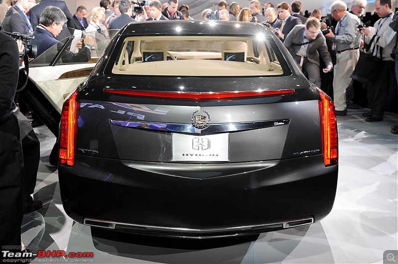 All the action of Detroit Motor Show 2010-08_cadillacxtsdetroitlive.jpg