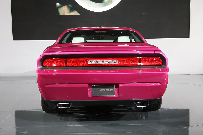 Chicago Auto Show 2010-fusciachallenger06.jpg