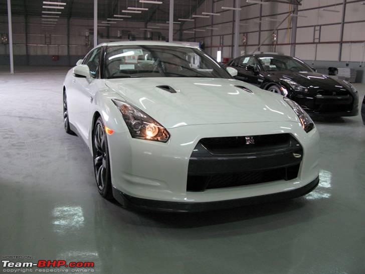 7 Nissan Skyline GTRs arrive in Abu Dhabi-3.jpg