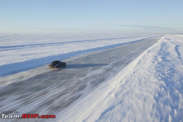 Bentley Breaks World Ice Speed Record (330.7 kmph)-b3.jpg