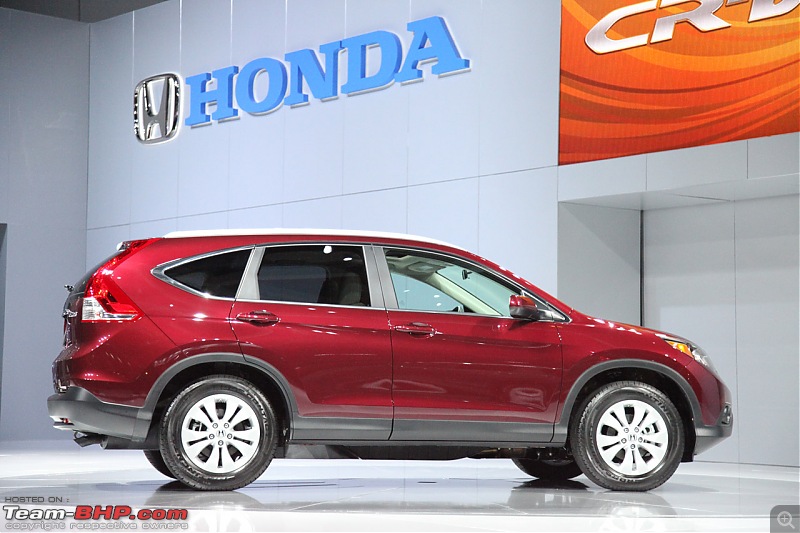 Honda CR-V 2012. EDIT : Brochure pics leaked!-032012hondacrvlive.jpg