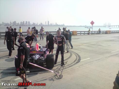 Red Bull F1 car @ Bandra Worli Sealink in Mumbai. UPDATE: Report & Videos pg7 onwards-p111009_151002.jpg
