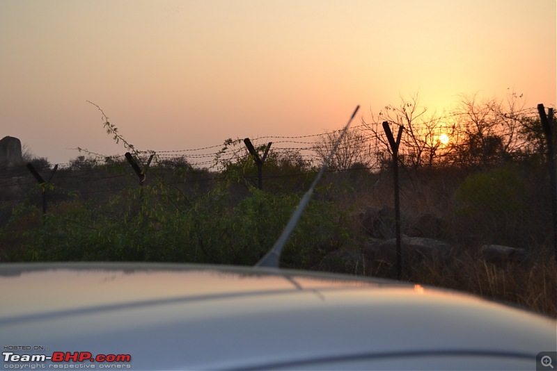 My 2014 Grey Fiat Linea 1.3L MJD-antenna.jpg