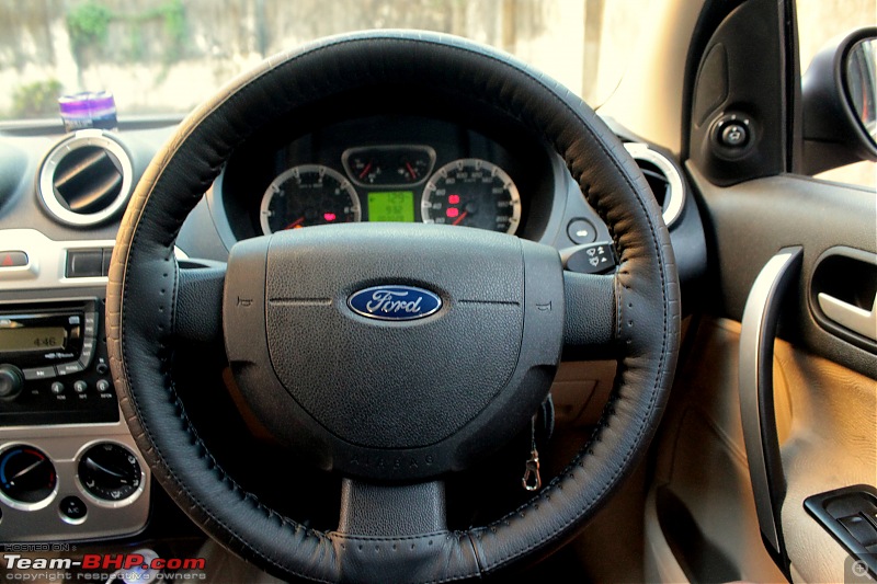 My 2015 Ford Classic 1.6 Titanium-steering.jpg