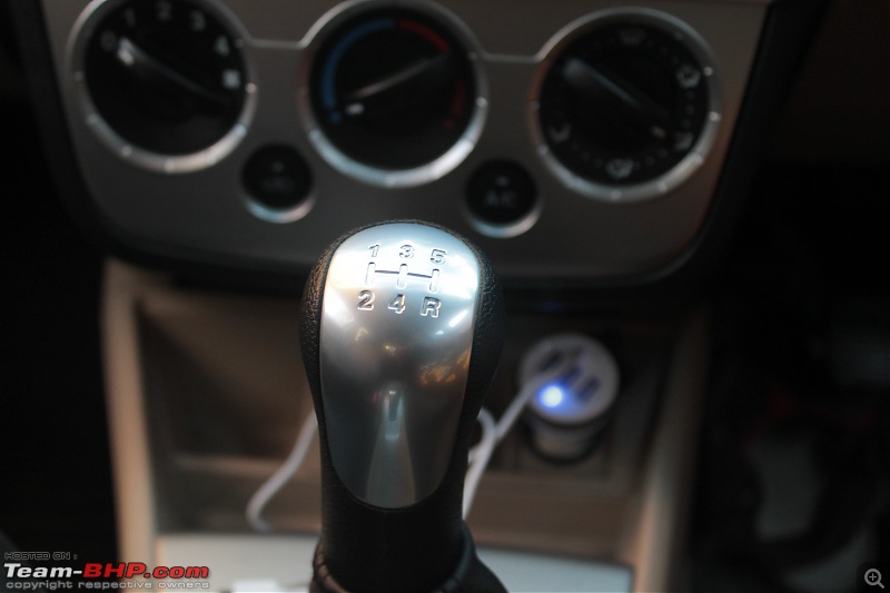 My 2015 Ford Classic 1.6 Titanium-gear-lever.jpg