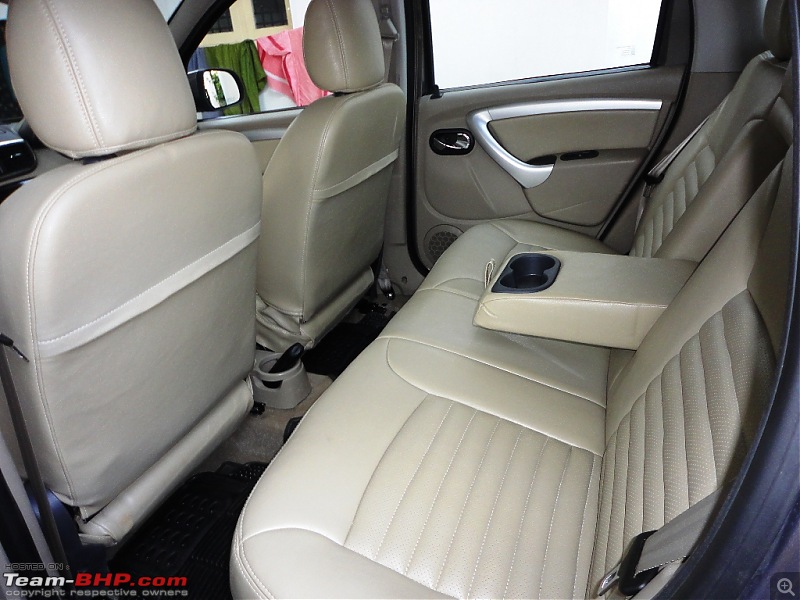 My Nissan Terrano 85 PS-back-seat-open-arm-rest.jpg
