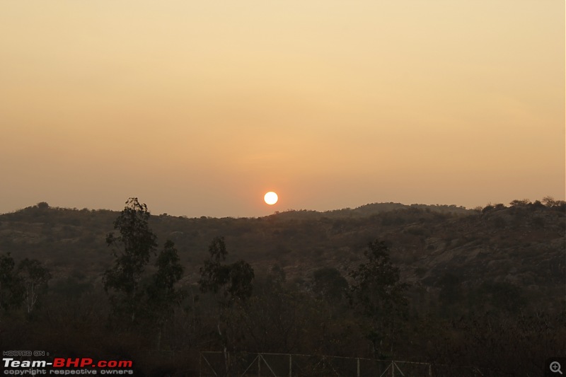 Ownership tales of Orange Cheetah, my 2015 Mahindra XUV5OO W10 FWD. EDIT: Sold after 150,000 km-sunrise.jpg