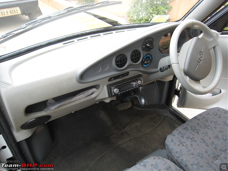 Reva-i 2007 ownership report-dash.jpg