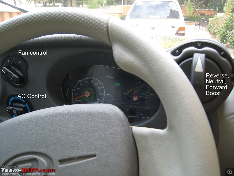 Reva-i 2007 ownership report-cockpit-controls.jpg