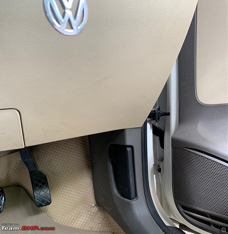 Vento Elemento - 6 years with a VW Vento 1.6 TDi-hood-release.jpg