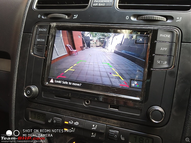 Our first tryst with Volkswagen | Ownership Review of our MK5 VW Jetta-rcd340-reverse-camera.jpg