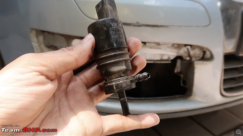 Our first tryst with Volkswagen | Ownership Review of our MK5 VW Jetta-old-wiper-motor-b.png