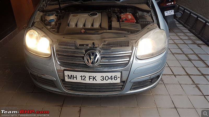 Our first tryst with Volkswagen | Ownership Review of our MK5 VW Jetta-cloudy-headlights-.jpeg