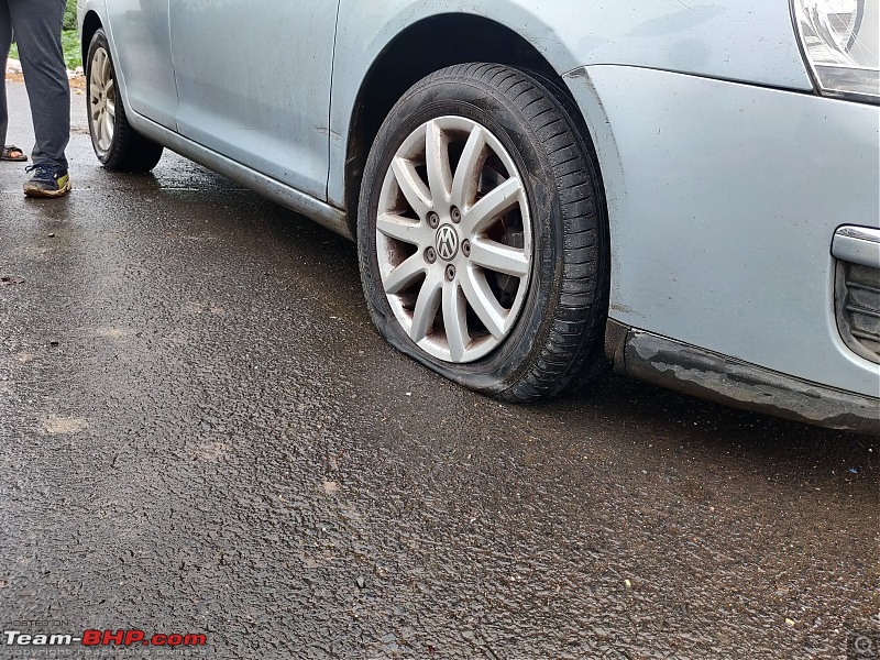 Our first tryst with Volkswagen | Ownership Review of our MK5 VW Jetta-alloy-burst.jpg