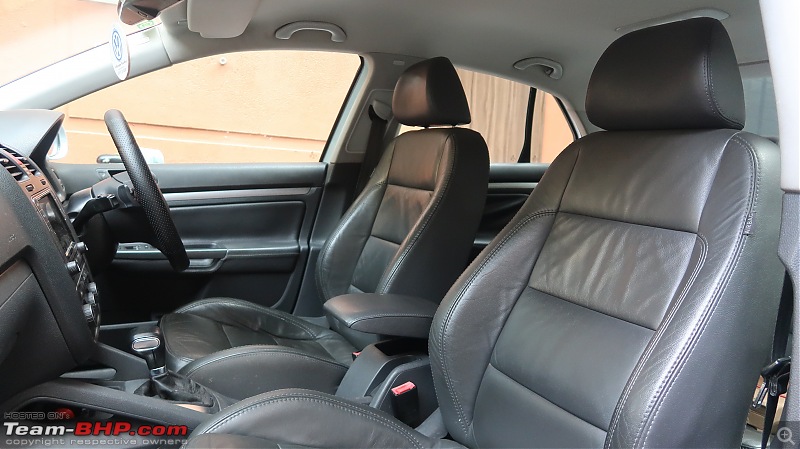 Our first tryst with Volkswagen | Ownership Review of our MK5 VW Jetta-front-seats-overview.jpg