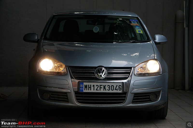 Our first tryst with Volkswagen | Ownership Review of our MK5 VW Jetta-parking-headlights-.jpg