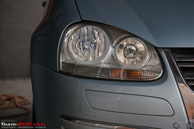 Our first tryst with Volkswagen | Ownership Review of our MK5 VW Jetta-front-headlight-closer-view.jpg