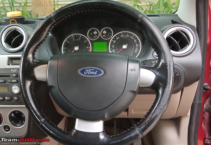 A Feisty Fiesta | Our Ford Fiesta 1.6L Petrol | 1,15,000 km up!-fiesta-steering-wheel.jpg