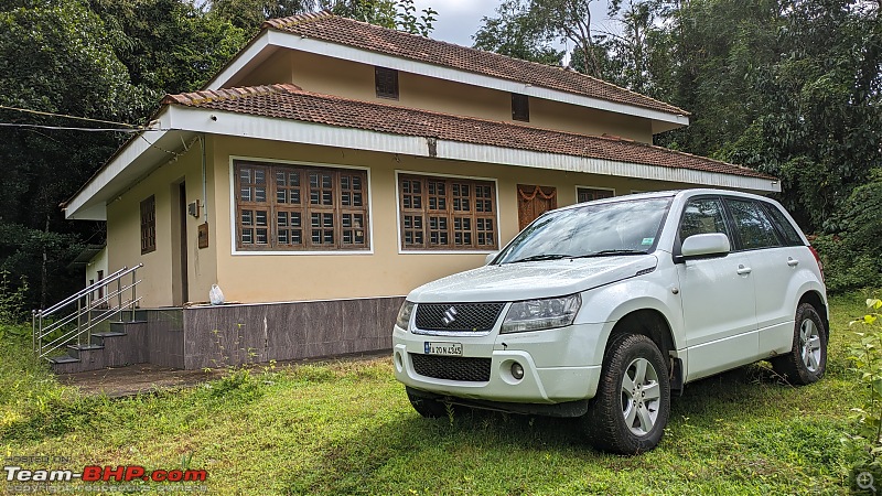 The First Grand Vitara on Team-BHP-front_of_temple.jpg