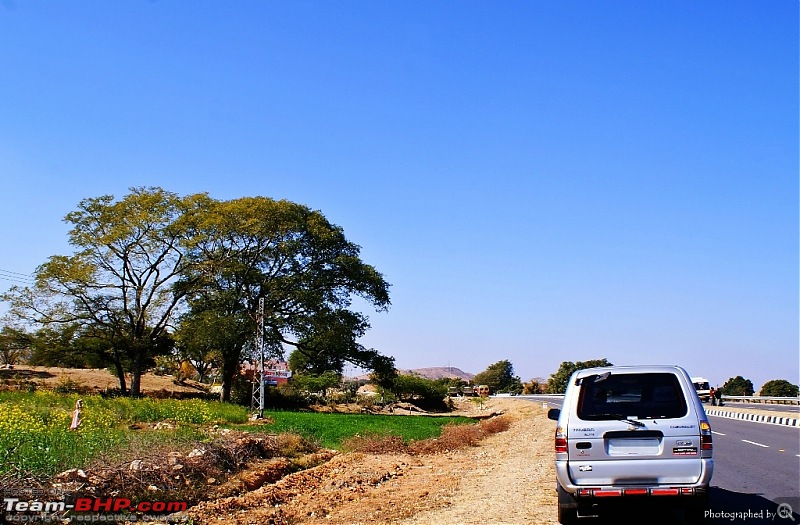 My Chevrolet Tavera. EDIT : Now over 100,000 kms up!-highway-mount-abu-4.jpg